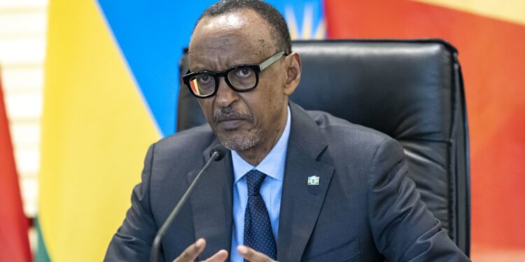 Paul Kagame invite la RDC à négocier avec les rebelles du M23