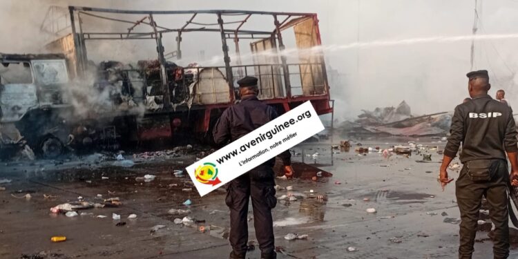 Urgent : Incendie en cours au grand marché de Madina