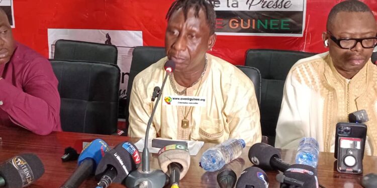 Doudou appelle les Guinéens à avoir pitié du Gl Doumbouya : « s’il est insulté, il ne pourra pas travailler »