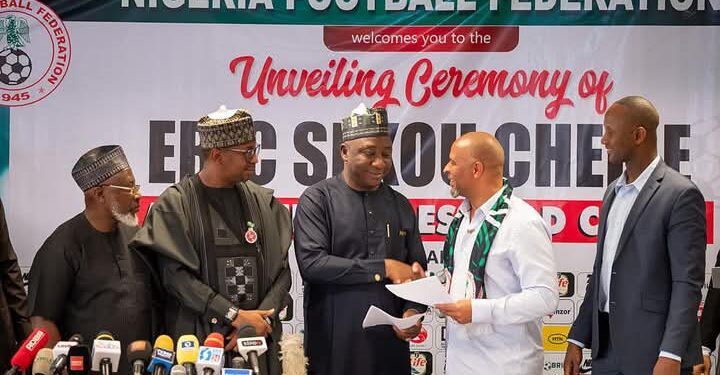 Officiel : Éric Chelle, nouvel entraîneur des Supers Eagles du Nigeria, a pris fonction !
