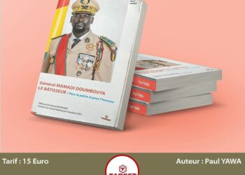 Le livre intitulé : « Général Mamadi DOUMBOUYA-LE BATISSEUR, Pour la Patrie et pour l’honneur », lève un coin de voile sur les intérêts impérissables de la Guinée qui ont été préservés par le Général Mamadi DOUMBOUYA et le CNRD grâce à une réforme institutionnelle efficace