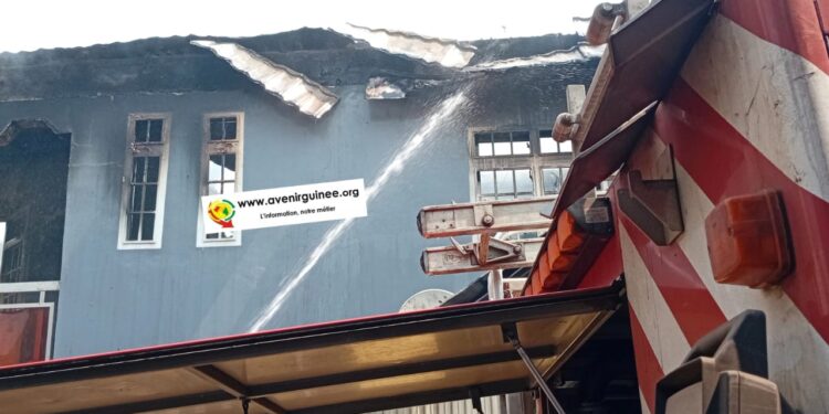 Urgent: Incendie à Yimbaya-Tannerie, un duplex calciné