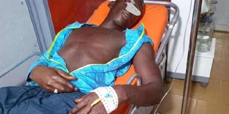 Pris pour un voleur, Adama sévèrement tabassé par des mécaniciens à Conakry