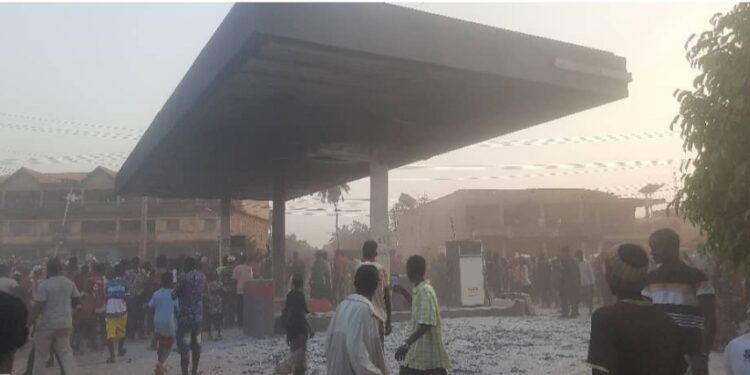 Urgent : Une station d’essence en feu à Kindia