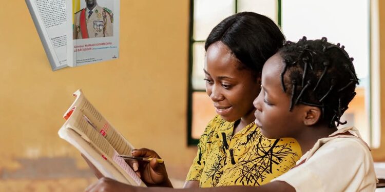 En route pour la dédicace du livre « GÉNÉRAL MAMADI DOUMBOUYA-LE BÂTISSEUR : Pour la Patrie et pour l’Honneur » (EP 3)
