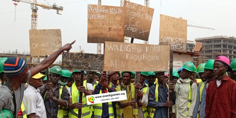 Urgent – Koloma : Plus de 2000 travailleurs de la société de construction de la cité administrative manifestent