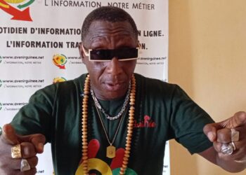 L&rsquo;artiste Doudou Benny salue la gratuité de la carte d&rsquo;identité : « tout le monde doit avoir cette carte »