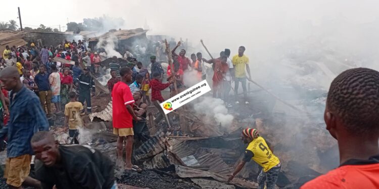Urgent/En direct de Dabondy : incendie en cours dans plusieurs ateliers…