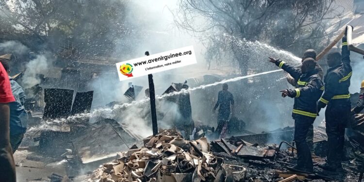 Urgent: un incendie en cours à Kaloum !
