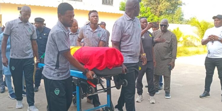 En direct de l&rsquo;hôpital Donka : levée du corps d&rsquo;Ibrahima Marco