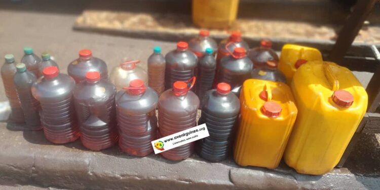Sur le terrain des vendeuses de carburant au marché noir : entre survie et précarité