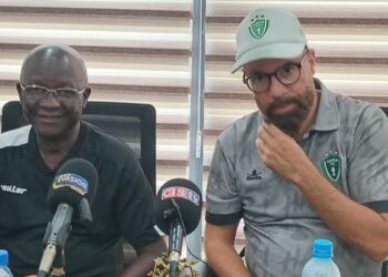 Horoya vs Hafia : Nouhoum Diané et Adjali Lakhdar visent la victoire !