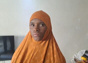 Coyah : Un jeune déguisé en femme mis aux arrêts « C&rsquo;est un voleur d&rsquo;enfants »