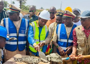 Kindia : les travaux de construction du siège régional de la HAC lancés