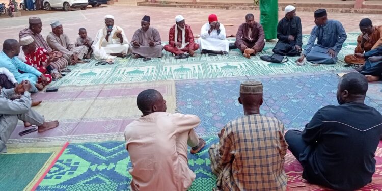 Ramadan-Carême : le DCE de Matoto réunit les enseignants chrétiens et musulmans pour une rupture collective