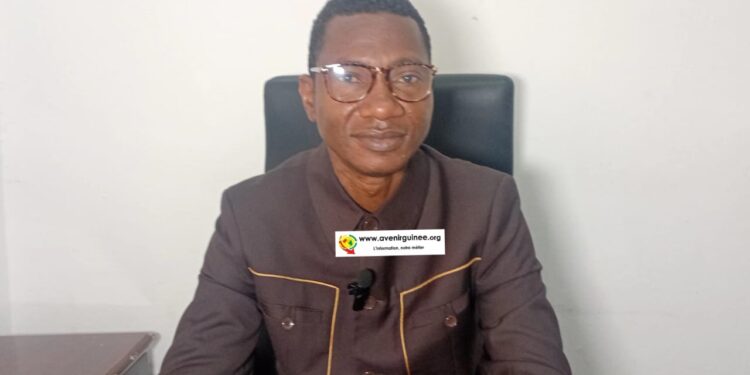 Violence sur l&rsquo;Axe autour des photos du Gl Doumbouya : colère saine du politique Bella Kamano