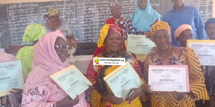 Matoto : Le DCE récompense des cadres ayant fait valoir leur droit à la retraite