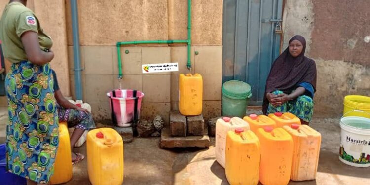 Journée Internationale de l’eau : À Conakry, l’eau, un luxe inaccessible pour de nombreux quartiers (réactions)