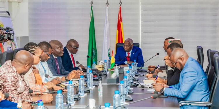 Accès à l’eau potable : la Guinée mobilise 210 millions de dollars auprès de la banque mondiale 