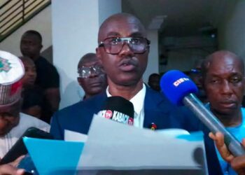 Le comité exécutif de la Féguifoot annonce la révocation de Bouba Sampil : déclaration…