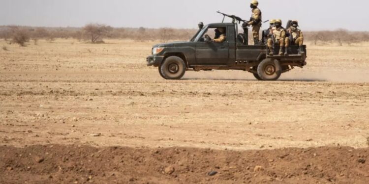 Burkina Faso: plus de 100 civils tués dans plusieurs villages dans le nord, l&rsquo;armée et des VDP accusés