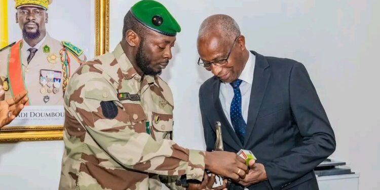 Face à la presse, le Gl Amara met les choses au clair après une déclaration de Bah Oury