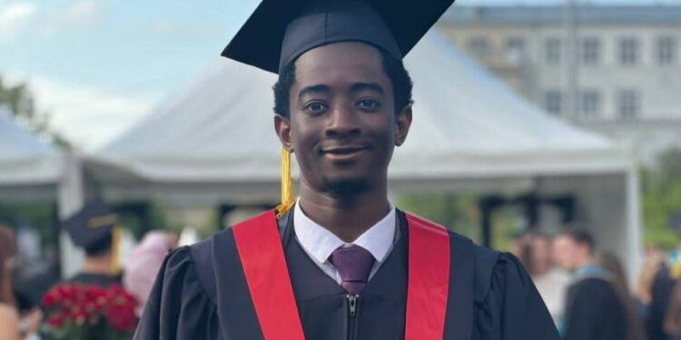 Russie : le rédacteur en chef d’avenirguinee décroche le prestigieux diplôme rouge en communication médiatique