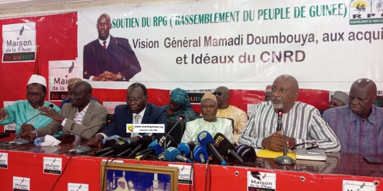 Des anciens cadres du RPG dont M&rsquo;bany Sangaré affirment leur soutien au Gl Doumbouya