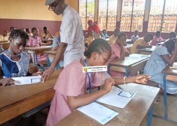 Ratoma : le PDS Ahmed Sékou lance les épreuves de l’examen d’entrée en 7ème