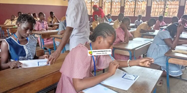 Ratoma : le PDS Ahmed Sékou lance les épreuves de l’examen d’entrée en 7ème