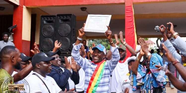Fin du tournoi inter-carré de Ratoma: l’engagement d’Ahmed Sekou salué par la jeunesse