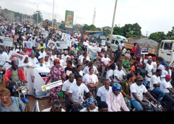 Le PDS de Lambanyi réussit une mobilisation impressionnante en faveur de la candidature du Général Doumbouya