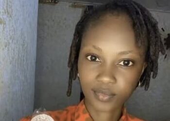 La journaliste Fatoumata Baïlaou, correspondante d’Avenirguinee à Boké, lauréate de la 8ᵉ édition du Prix Hadiatou Sow