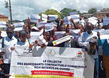 En direct du SLECG : les enseignants contractuels non retenus manifestent