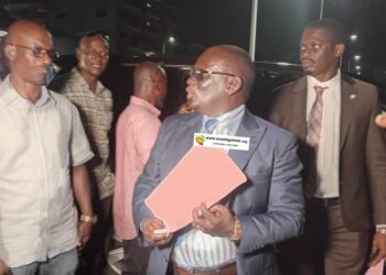 Bouna Keita dépose sa candidature et lance une pique : « Il faut être un bon Guinéen pour être candidat à l’élection présidentielle dans ton pays »