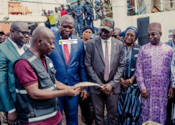 Port Autonome de Conakry : le ministre de la Pêche visite le navire Général Lansana Conté