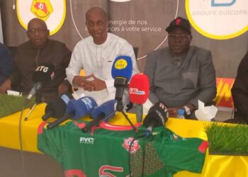 Championnat : la FEGUIFOOT remet de nouveaux maillots aux clubs de Ligue 1