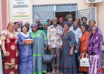 Ratoma renforce son soutien aux initiatives féminines : la DS appuie financièrement le groupement « Espoir des femmes de Nassouroulaye »