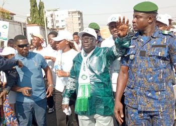 Bouna en campagne à Matoto: «  Le jour où nous aurons le pouvoir, il n’y aura plus d’écoles privées en Guinée »