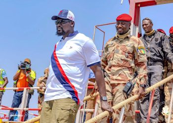 Assainissement : le Président Mamadi Doumbouya dote quatre capitales régionales de huit nouveaux camions