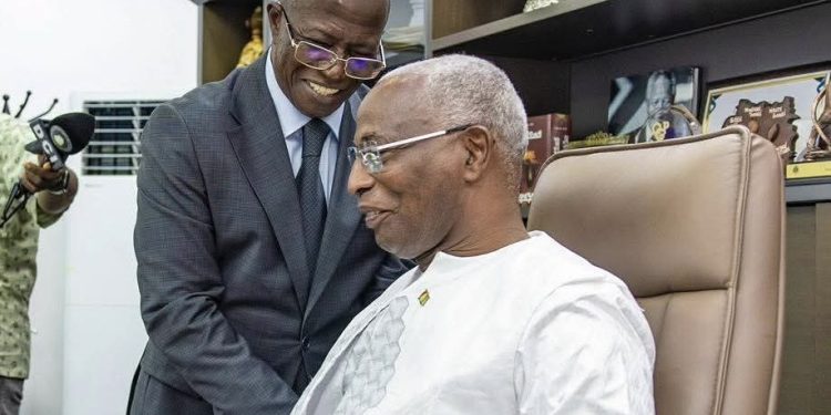 Bah Oury installé : « Le temps de la transition et de la gestion des crises est désormais derrière nous »