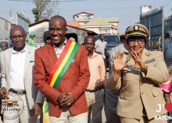 Scrutin présidentiel sans violence : Ratoma reçoit la gouverneure M’mahawa Sylla pour une visite de remerciement