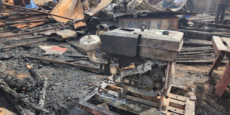 Kindia : Un incendie ravage un dépôt de bois et des ateliers au quartier Caravanserail