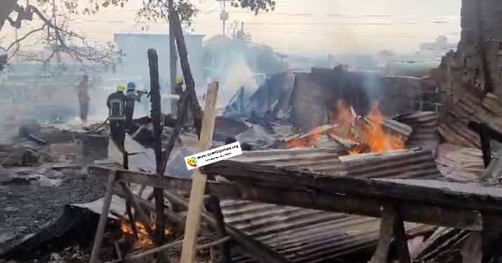 URGENT : Incendie à Sangoyah Mosquée, plusieurs ateliers et boutiques ravagés par les flammes