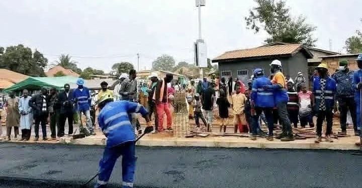 Historique : Lélouma reçoit son premier goudron depuis l&rsquo;indépendance de la Guinée