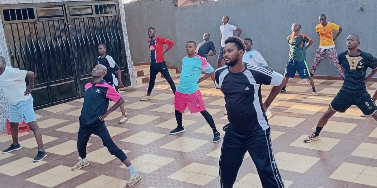 Sport et Santé : L’ONG « Famille Je Vous Aime » mobilise la jeunesse de Sonfonia autour d’un fitness collectif