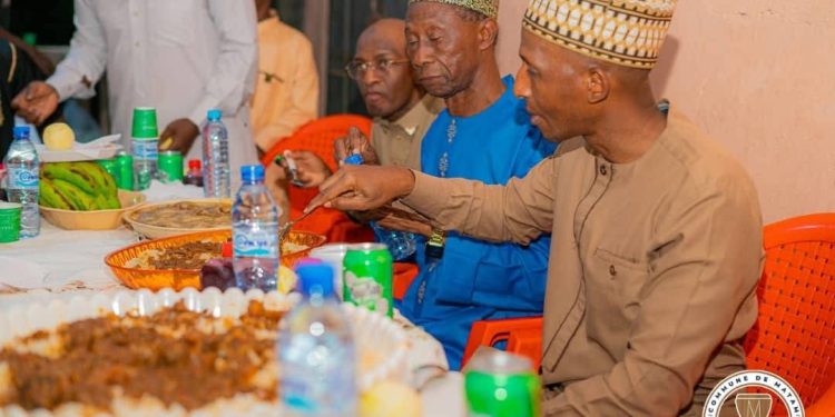 Rupture collective à Matam : Badra Koné poursuit son élan de solidarité à Madina Centre