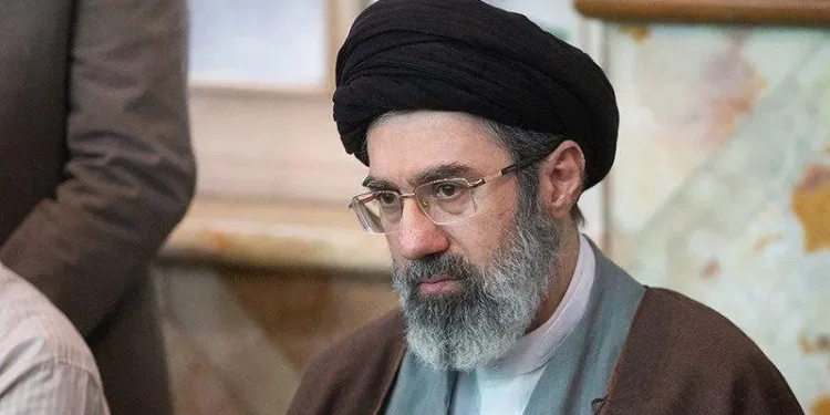 Qui est Mojtaba Khamenei, l&rsquo;homme qui pourrait devenir le prochain guide suprême de l&rsquo;Iran ?