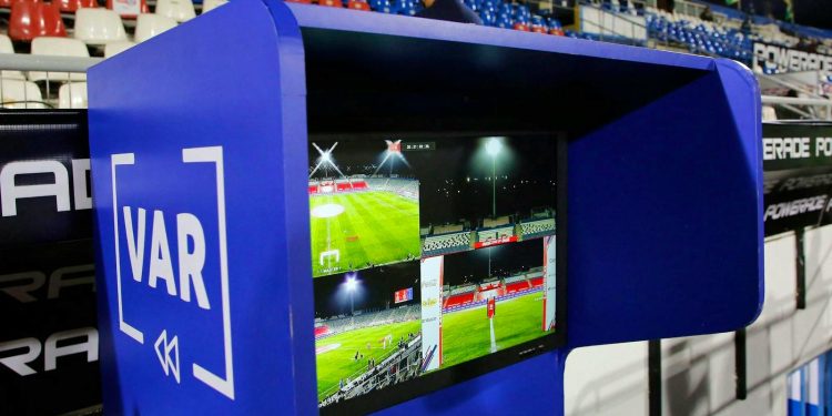 Arbitrage guinéen : La FÉGUIFOOT lance la phase pratique de la formation VAR à Conakry