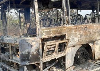 Dubréka : une soixantaine d’étudiants de Kofi échappent au pire après l’incendie de leur bus  